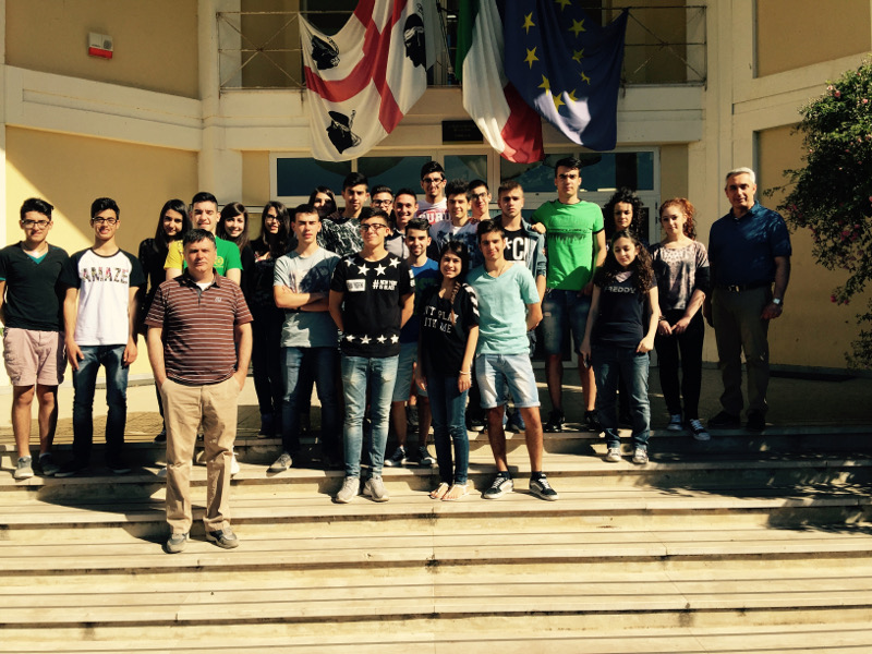 La III A con il Prof. Sebastiano Lai e il Preside Vincenzo Di Giacomo